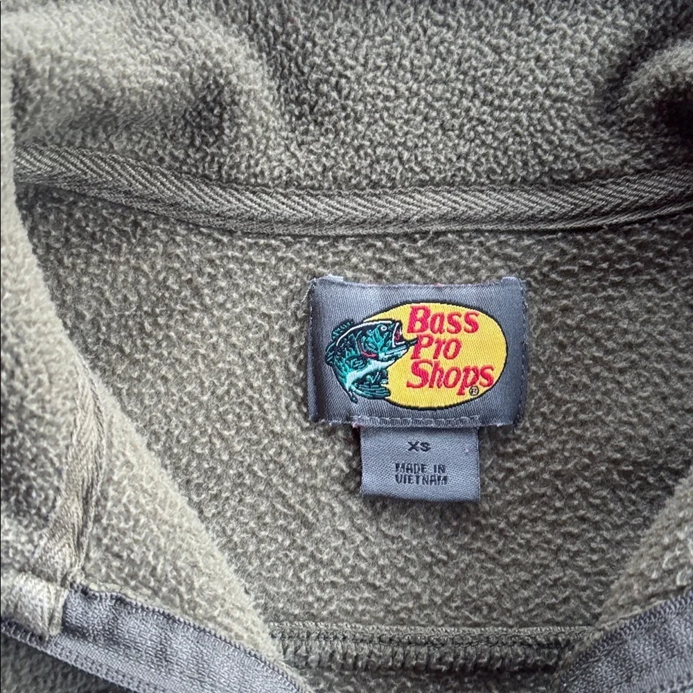 Bass Pro Shops Boys Olive Green Full Zipper Fleece Jacket. Size XS